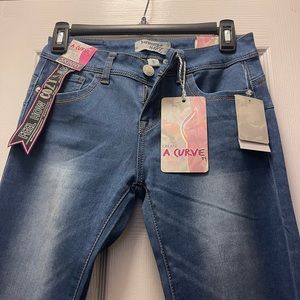 Form fitting Jeans